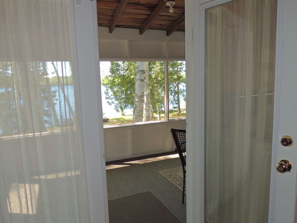 Cabin, 1 Bedroom, Kitchen, Lake View (Cabin 2) photo 3