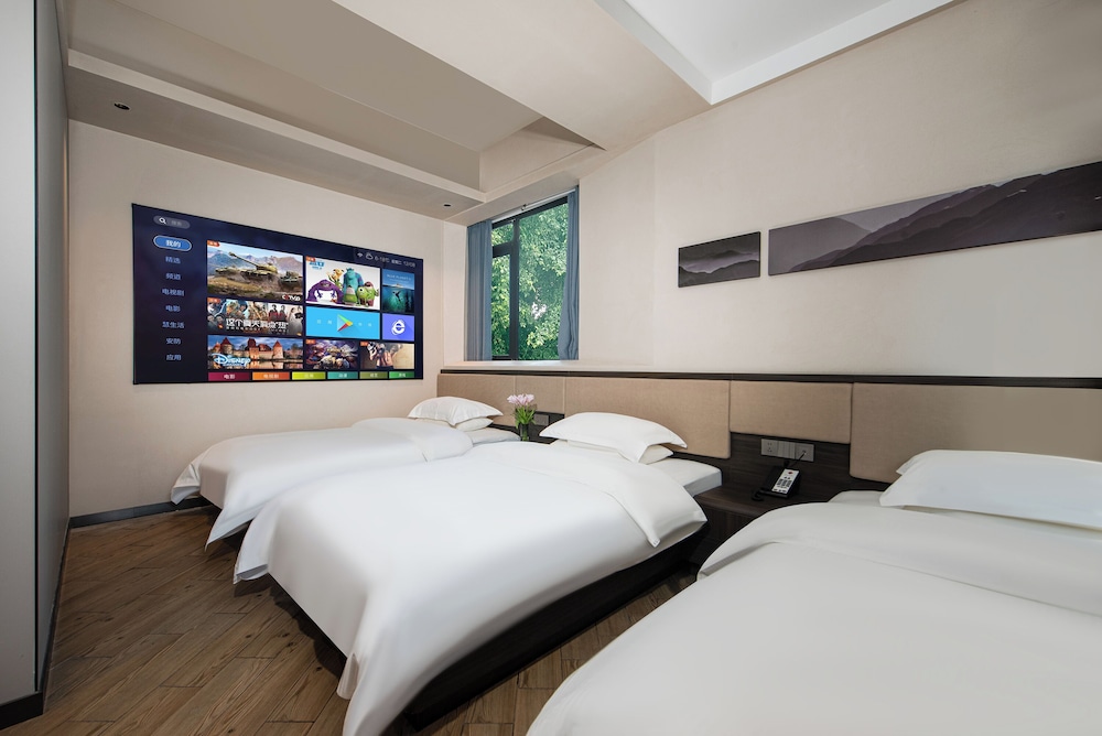 Classic Triple Room, Courtyard View