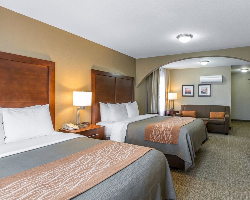 Superior Room, 2 Queen Beds - Photo 4