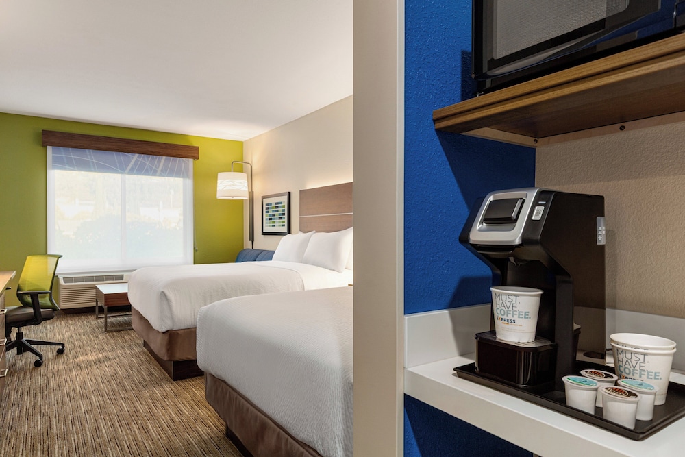 Suite, 2 Queen Beds - Photo 1