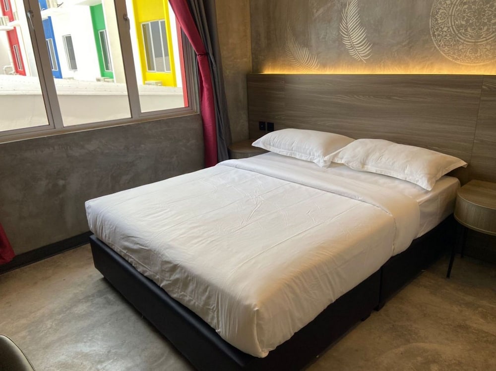 Deluxe Double Room, 1 Queen Bed, City View photo 2
