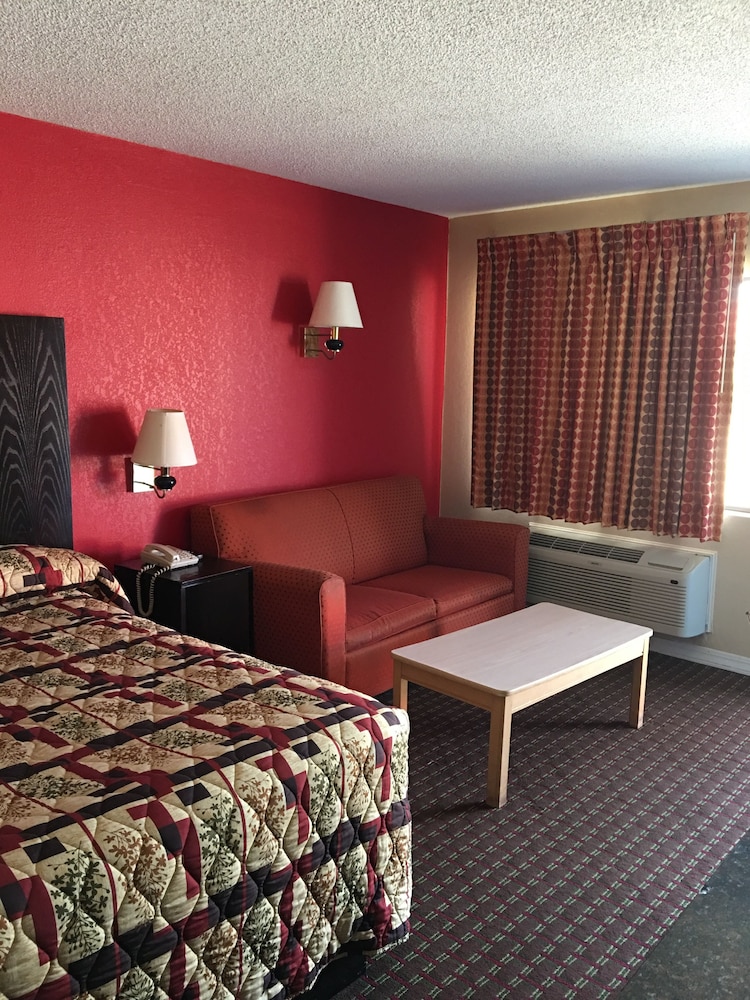Standard Room, 2 Double Beds, Smoking photo 3