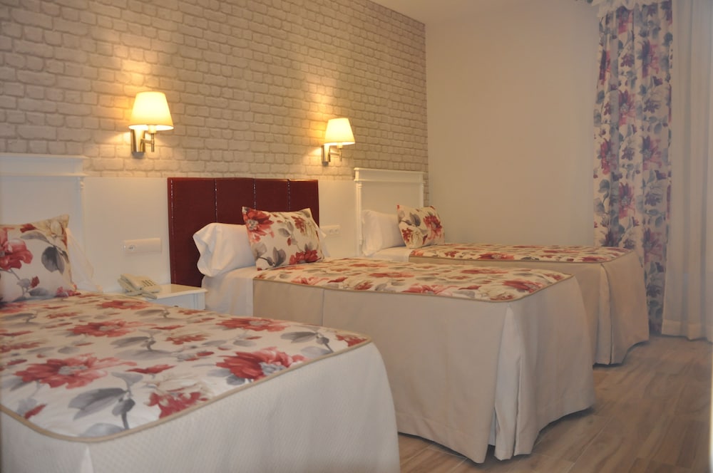 Triple Room - Photo 2