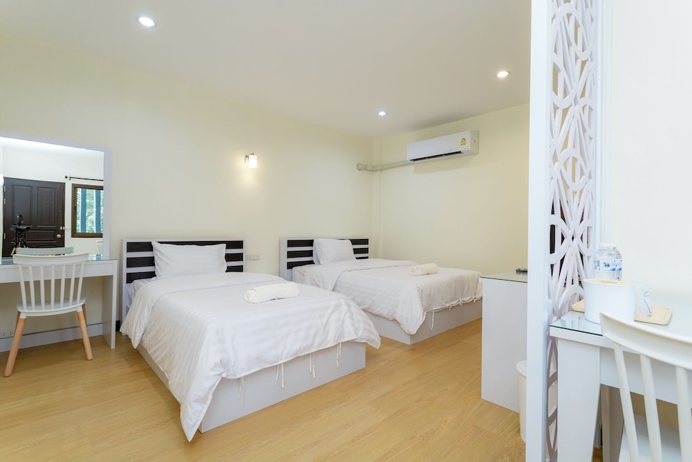 Deluxe Twin Room photo 1
