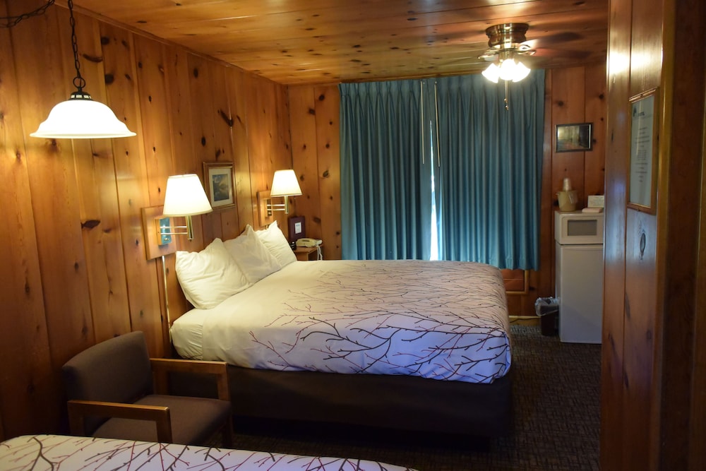 Standard Quadruple Room, Multiple Beds photo 3