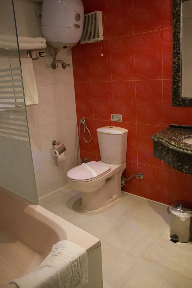 Standard Double Or Twin Room - Photo 5