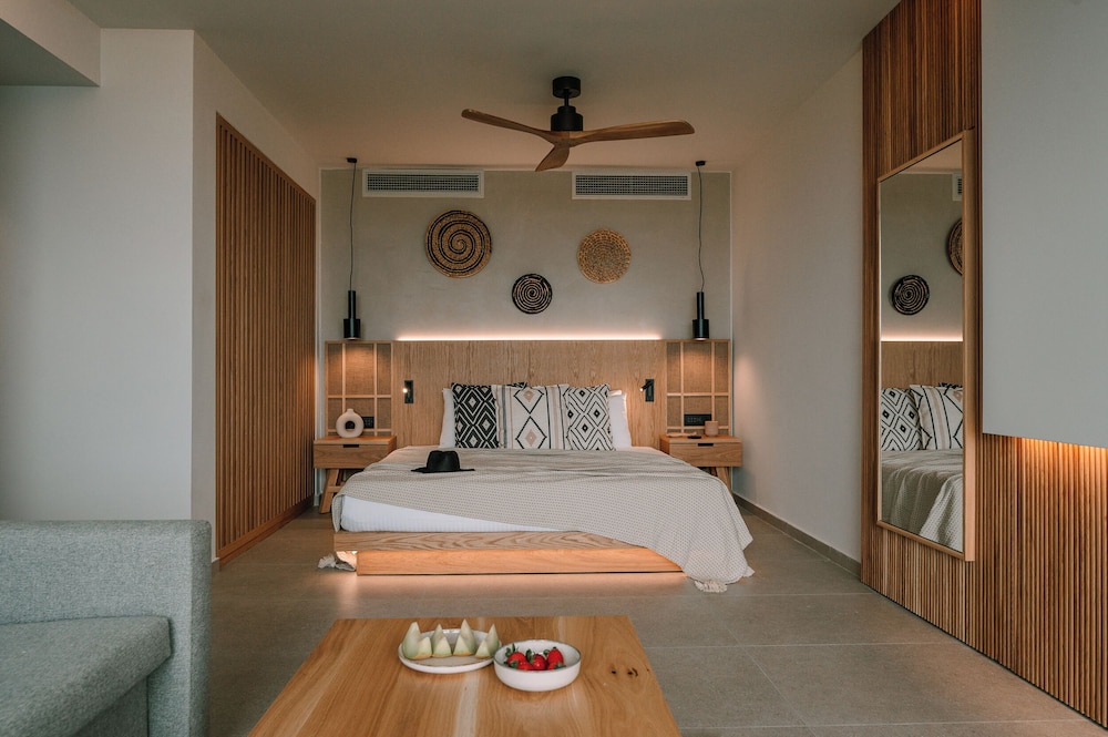 Superior Double Room, Partial Sea View