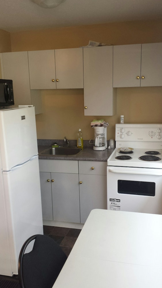 Deluxe Room, Multiple Beds, Kitchen photo 1