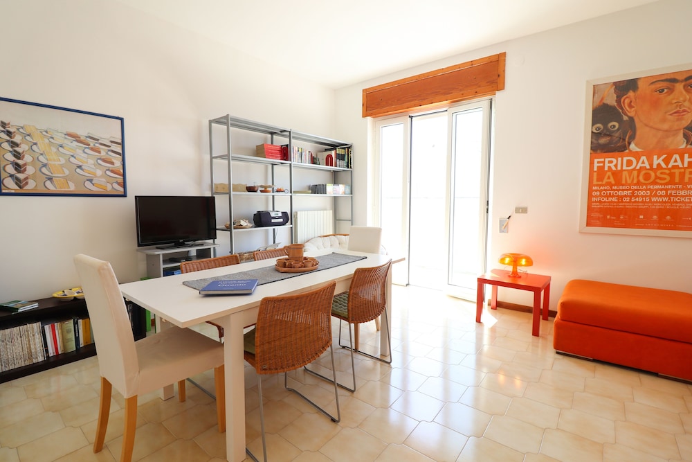 House, 2 Bedrooms, Smoking, Balcony