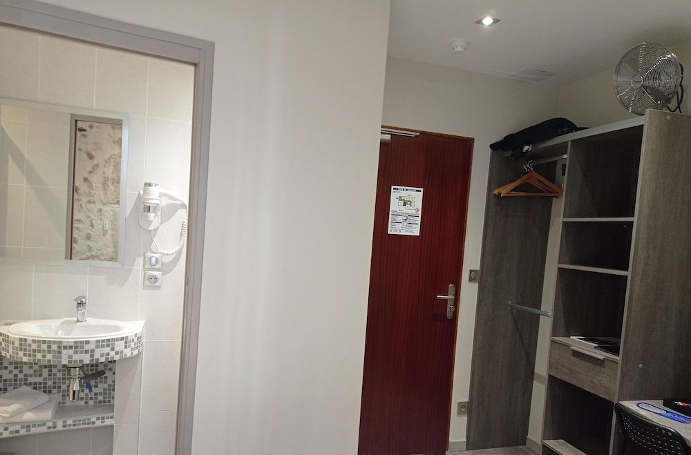 Standard Single Room, 1 Double Bed, Non Smoking photo 2