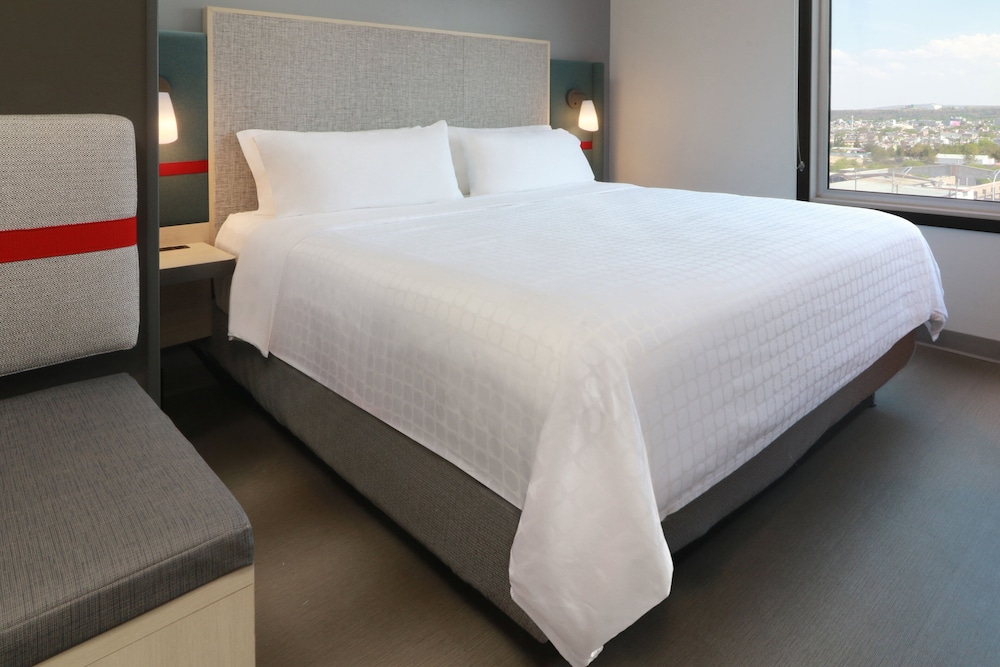 Standard Room, 1 King Bed - Photo 1