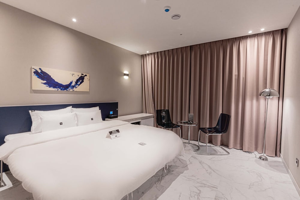 Standard Double Room - Photo 3