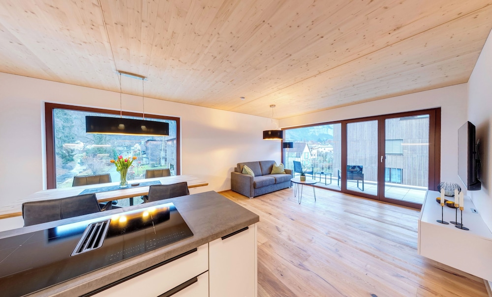 Apartment 5 photo 1