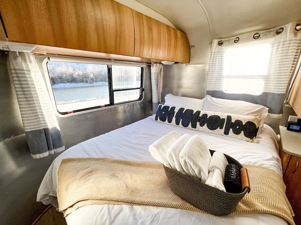 Vintage Airstream on the Colo River (1)