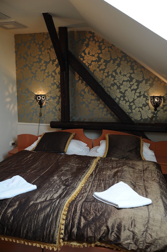 Economy Loft, 3 Twin Beds photo 3