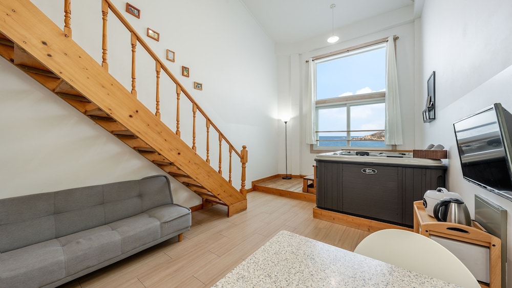 Basic Room, 1 Bedroom (Room 302 (Spa))