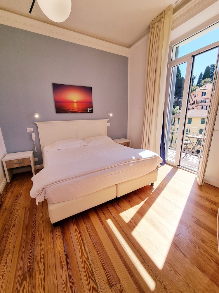 Superior Room, Balcony, Bay View - Photo 1