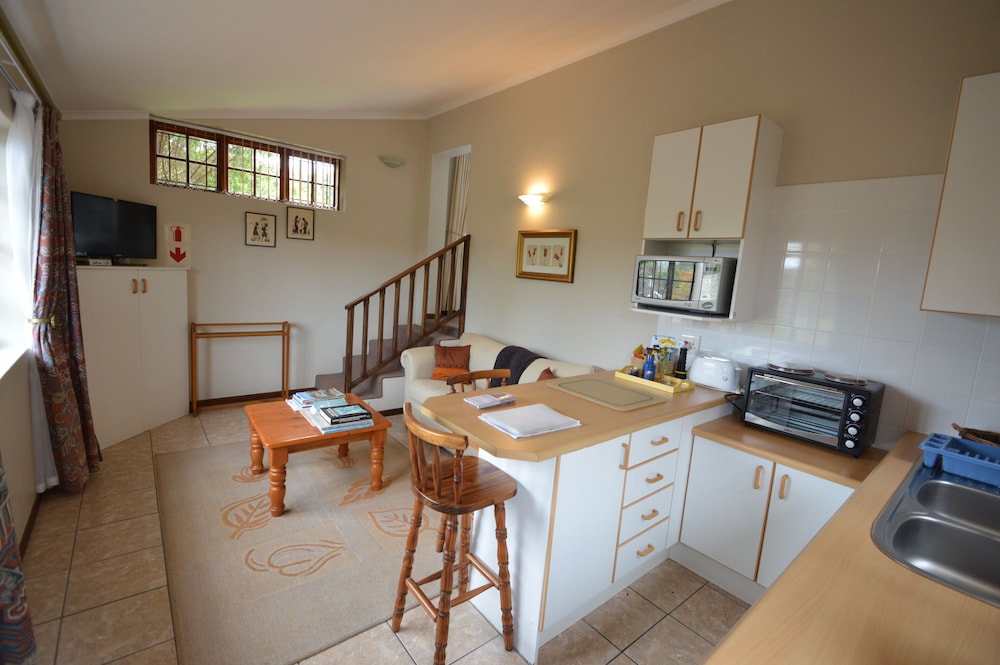 Superior Suite (Harmony King or twin, en-suite & loun) photo 3