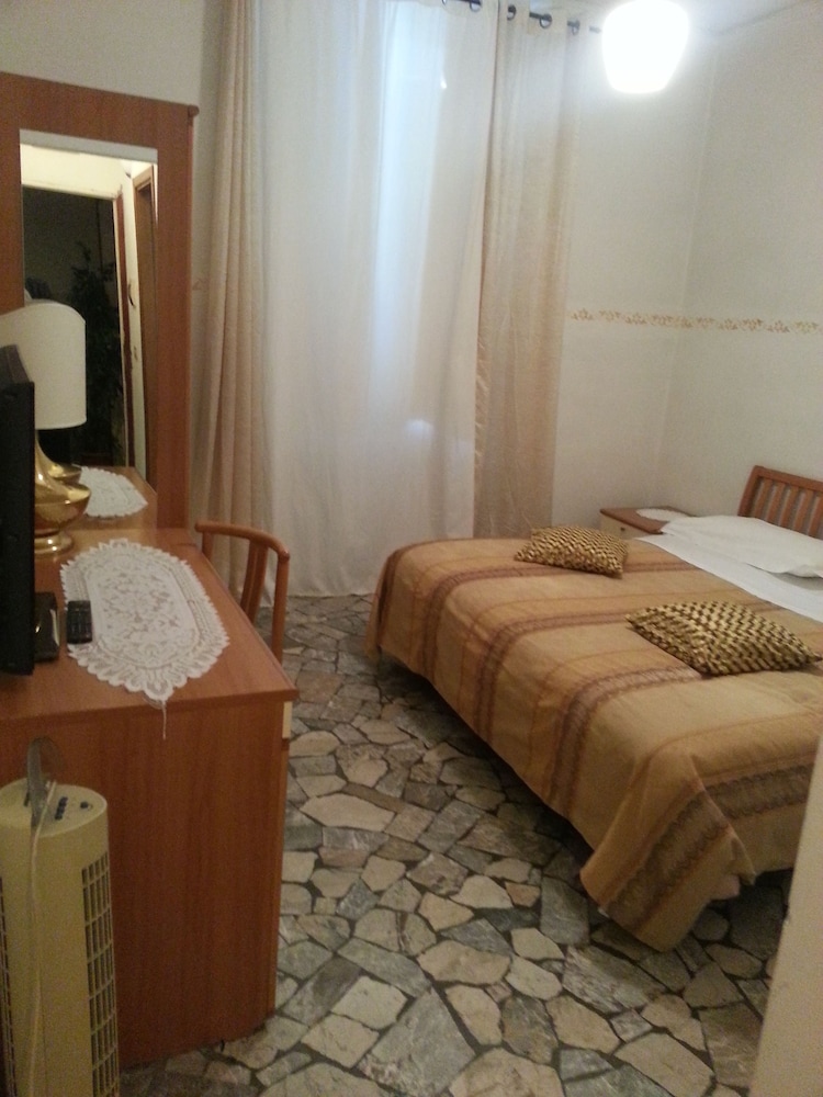 Economy Quadruple Room, 1 Bedroom