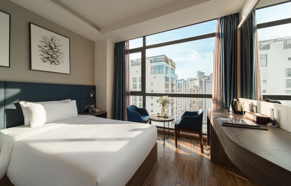 Deluxe Double or Twin Room, City View photo 2