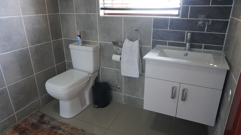 Suite, 1 Bedroom - Photo 9