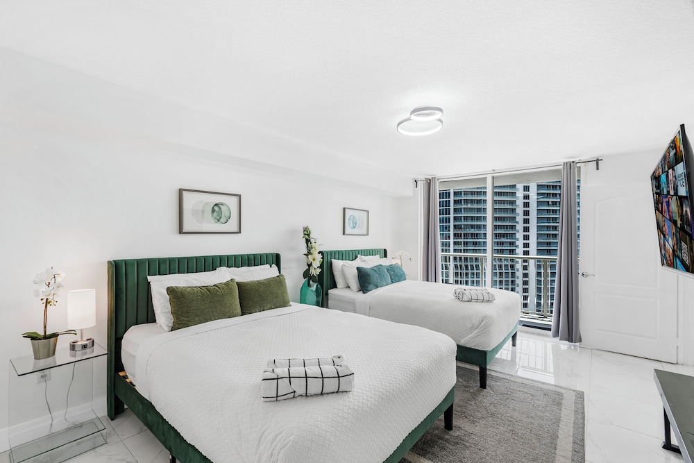 Luxury Condo, 2 Bedrooms, Ocean View photo 3