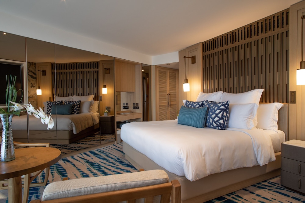 Deluxe Room (Ocean) thumbnail 6
