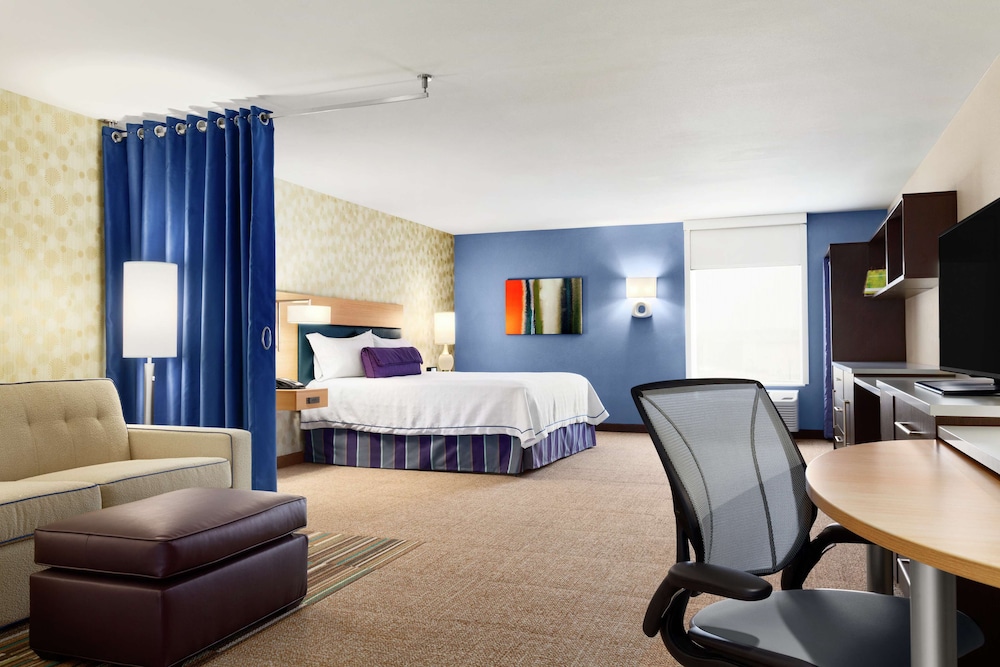 Premium Studio, 1 King Bed, Accessible (Hearing) photo 3
