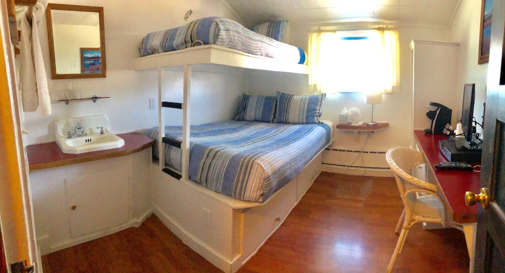 European Style Rm # 5 (Shared Bath) (1 double bed with twin bunk above, upstairs)