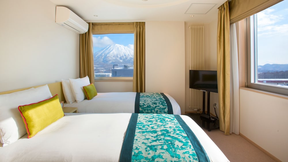 Grand Deluxe Onsen Suite - Mt. Yotei View (2-Bedroom Suite) photo 2