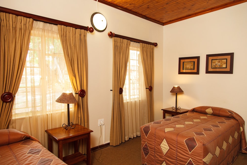 Classic Chalet, 2 Bedrooms, Resort View, Garden Area photo 3