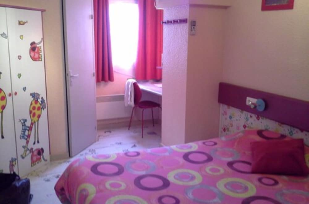Family Room photo 3