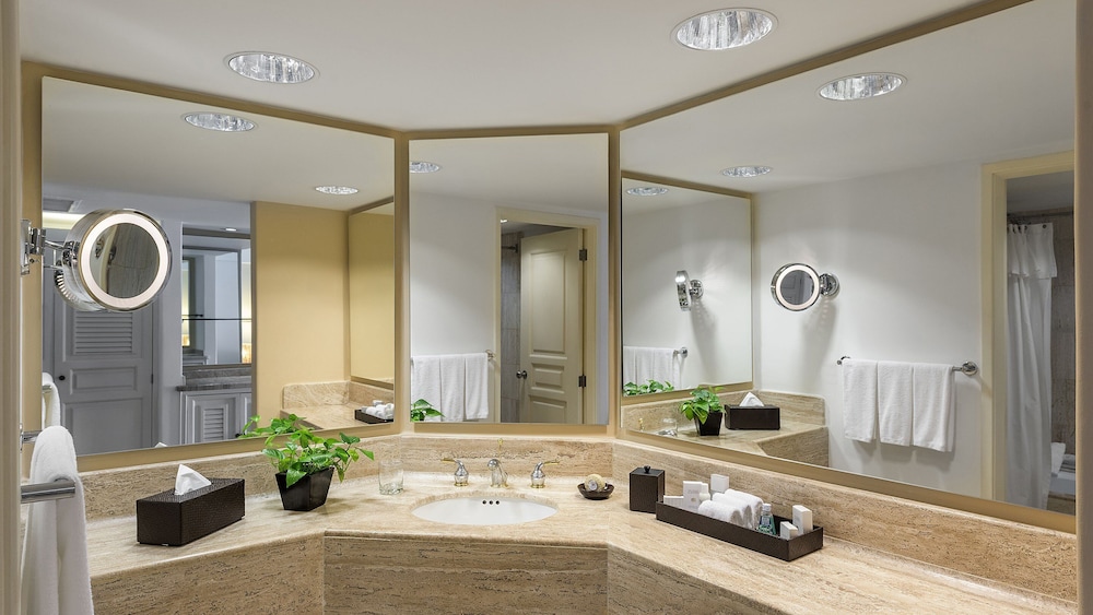Ocean View Suite (1 King) - Photo 6