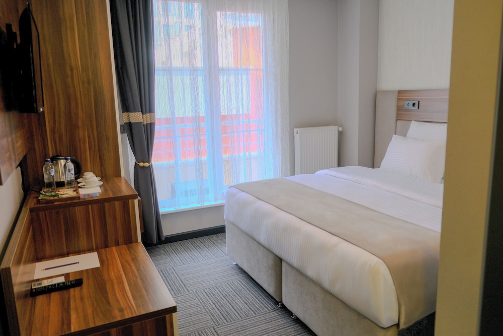 Standard Double Room, 1 King Bed, City View, Beachfront