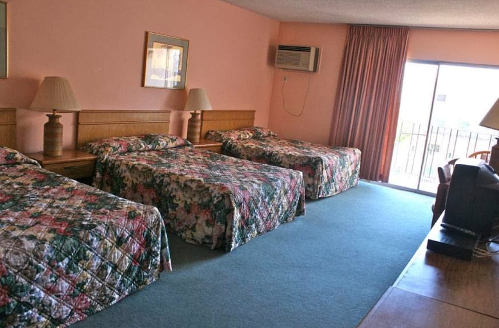 Deluxe Triple Room - Photo 1