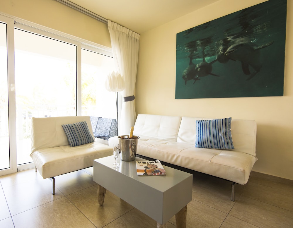 Dolphin Suite photo 2