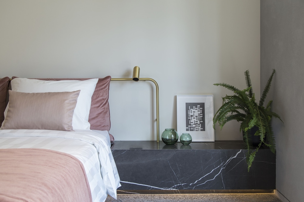 Suite (Perianth) photo 2
