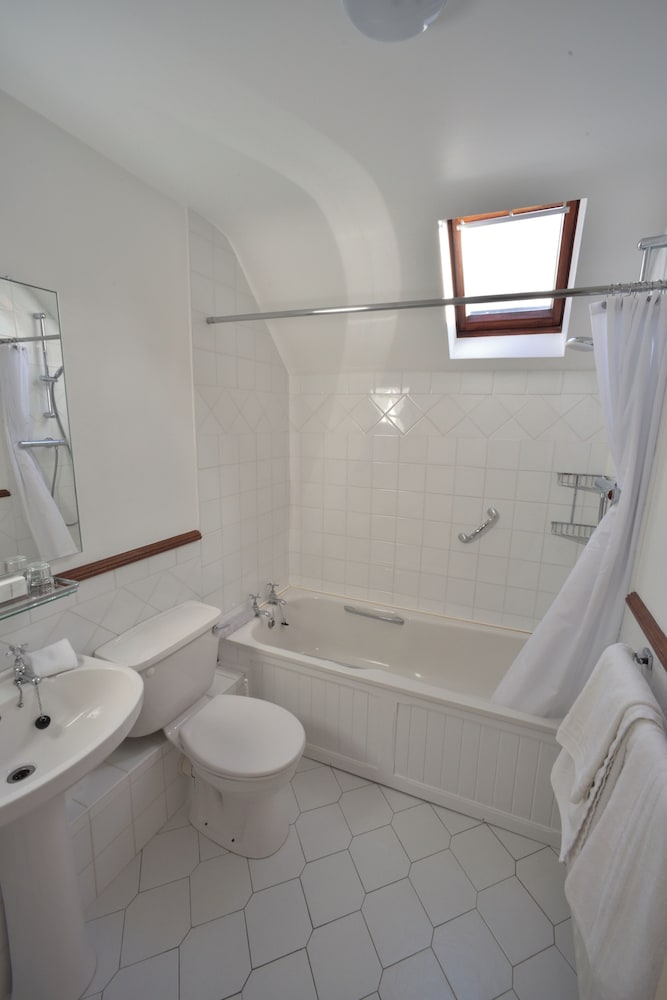 Double or Twin Room - Photo 5