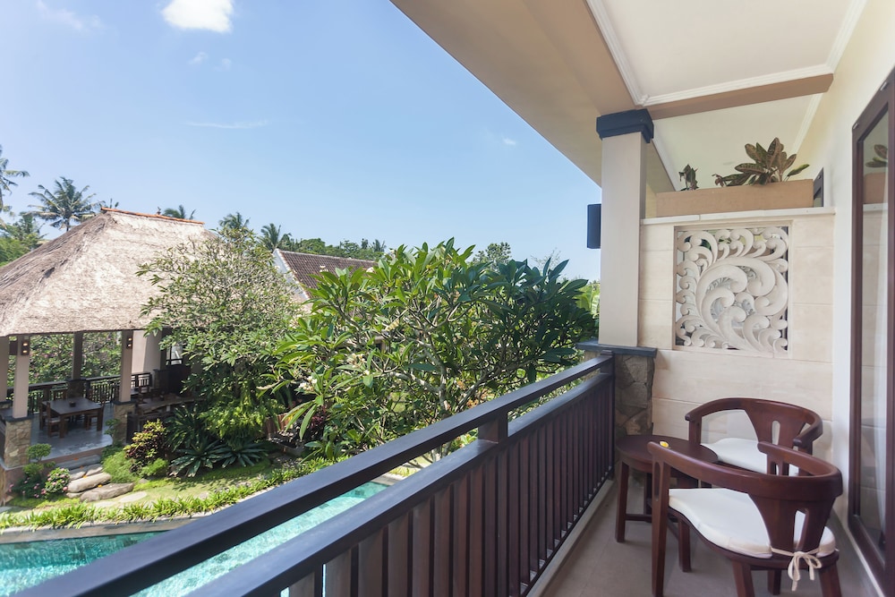 King Suite with Pool View - Photo 4