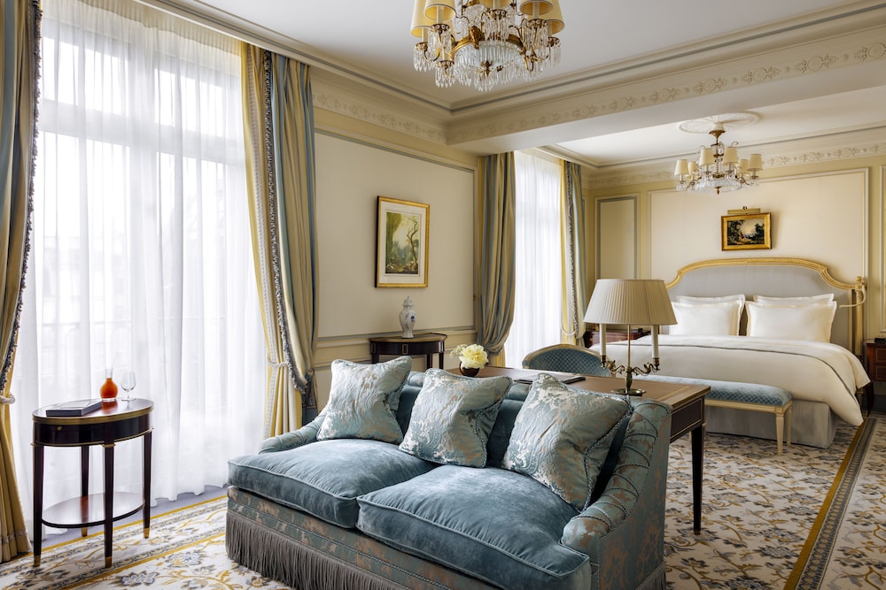 Deluxe Junior Suite photo 1