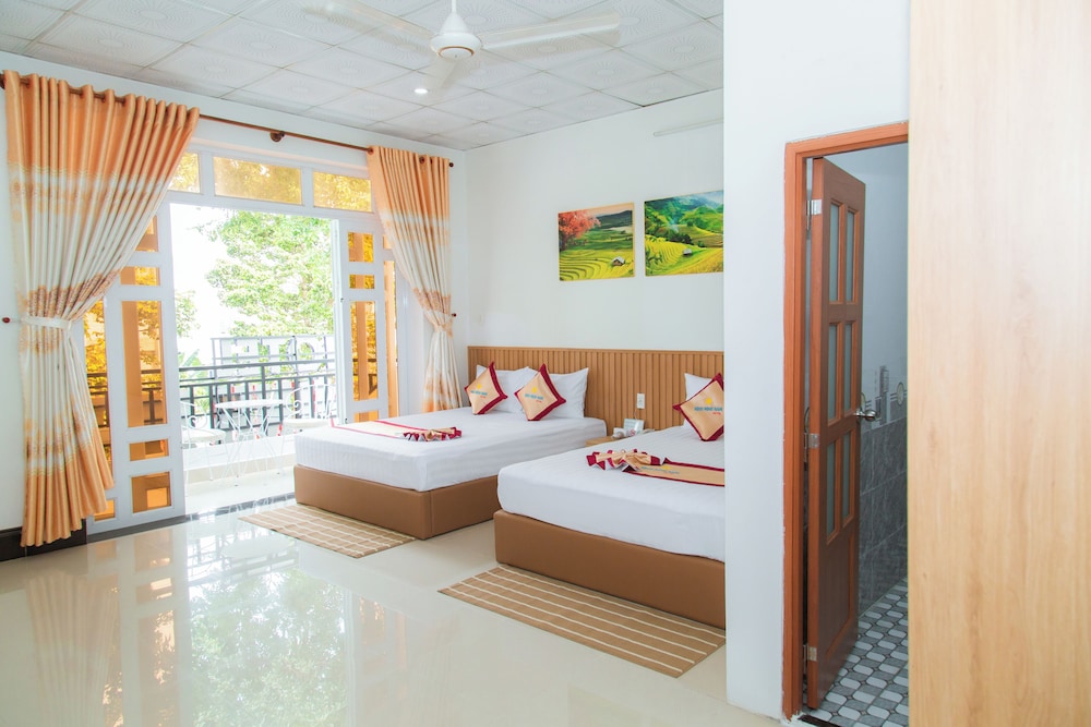 Panoramic Quadruple Room photo 3