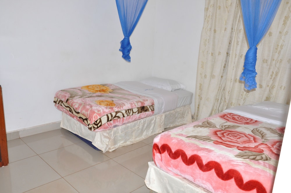 Standard Twin Room photo 3