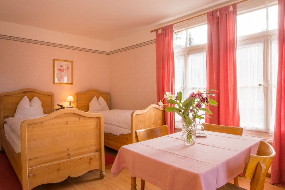 Standard Double or Twin Room, Mountain View photo 2