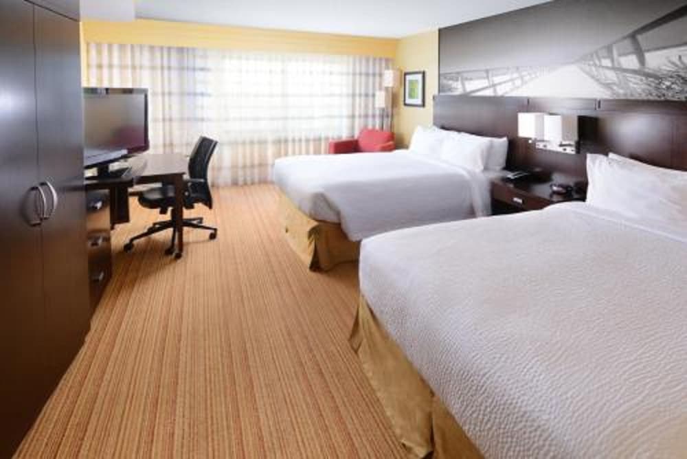 Suite, 2 Queen Beds, Ocean View photo 2