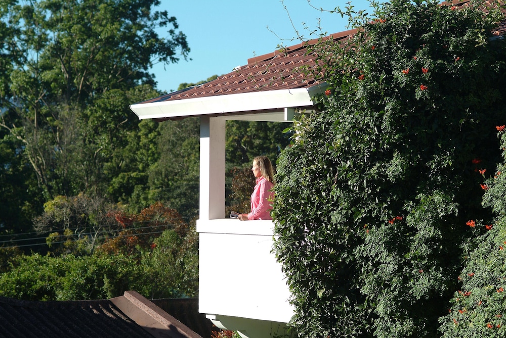 Deluxe Single Room, 2 Queen Beds, Patio, Garden View photo 2