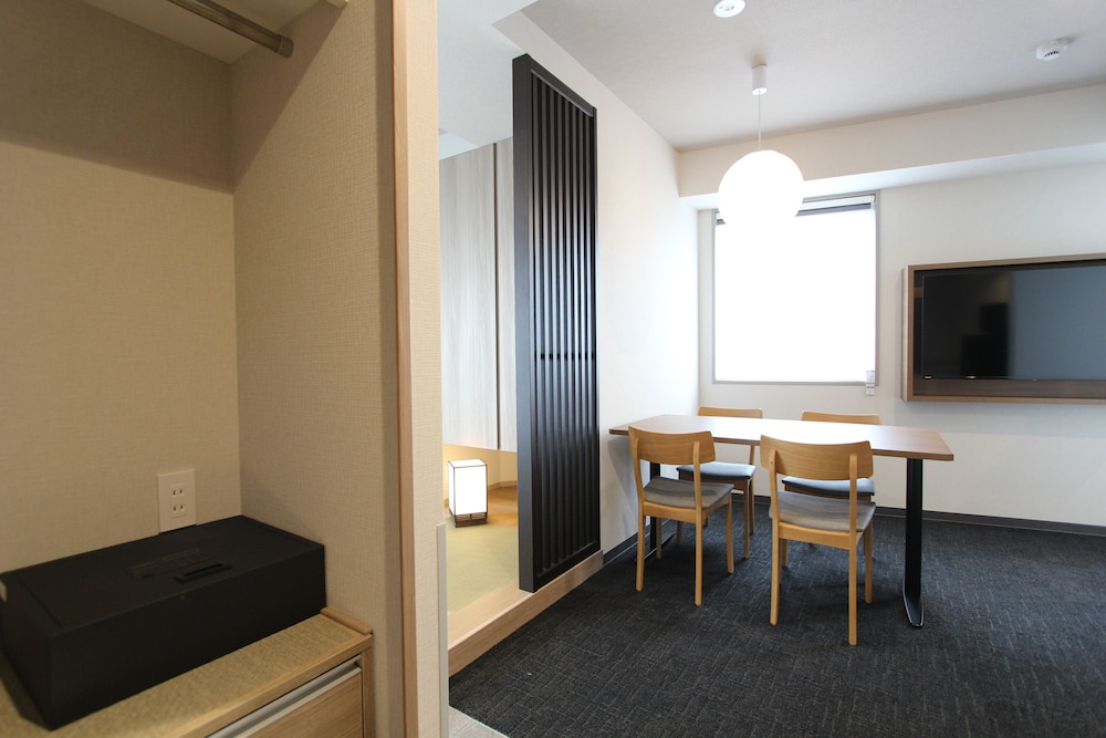 Deluxe Japanese Room, Non Smoking photo 3