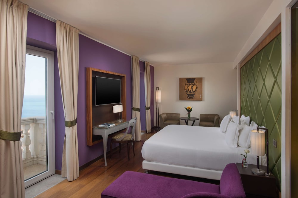 Premium Room (View, Extra Bed 3 adults) - Photo 1