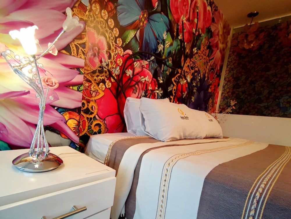Deluxe Room, 1 King Bed photo 1