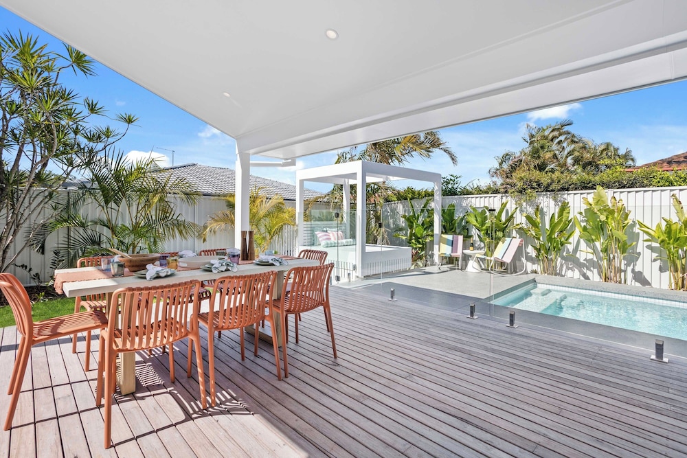 Luxury House, 4 Bedrooms, Private Pool photo 2