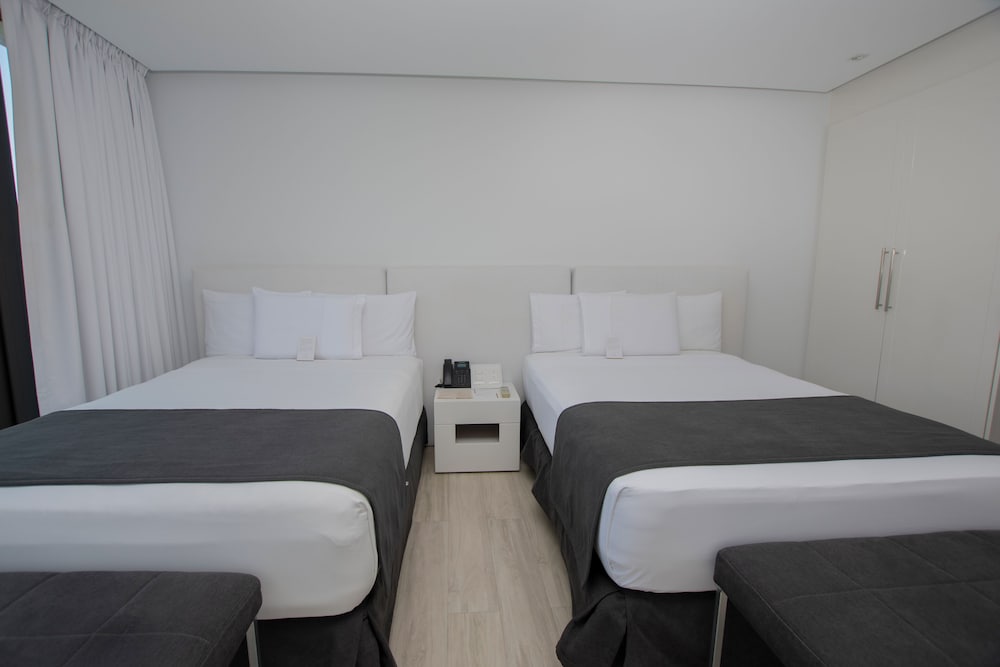 Deluxe Room, 2 Queen Beds, Balcony photo 3